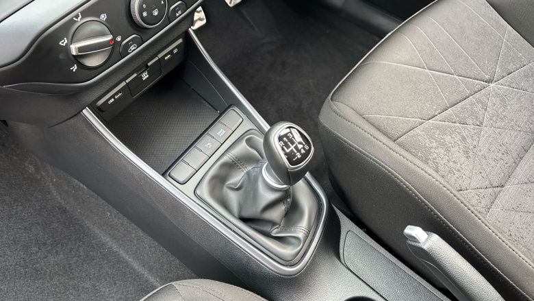 Hyundai BAYON 1.0 TGDi 48V MHEV SE Connect 5dr Petrol Hatchback